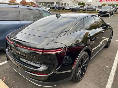 Used 2025 Toyota Crown Nightshade image 3