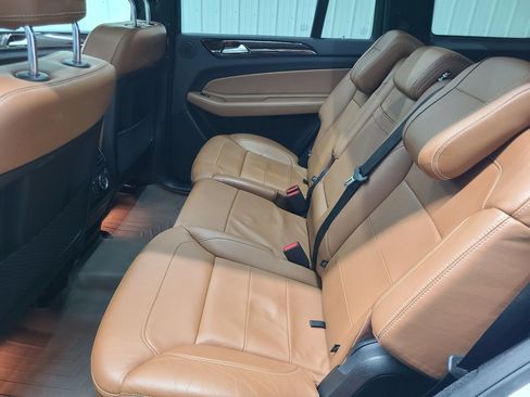 Used 2018 Mercedes-Benz GLS 450 4MATIC image 32