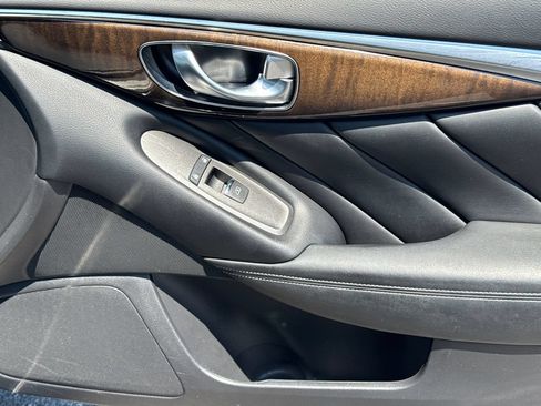 Used 2018 INFINITI Q50 Luxe w/ Essential Package (2.0T Luxe) AWD/4WD image 14