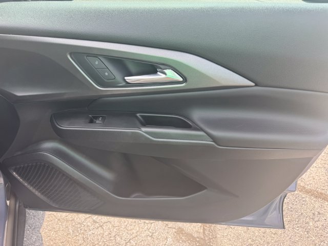 Used 2025 Chevrolet Equinox EV LT w/ Comfort Package FWD image 12