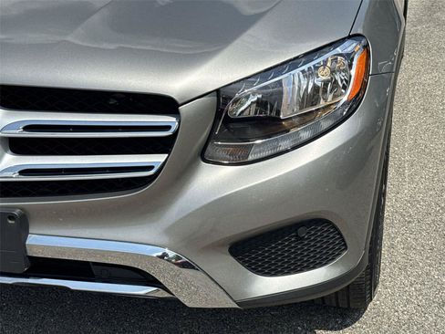 Used 2019 Mercedes-Benz GLC 300 4MATIC image 9