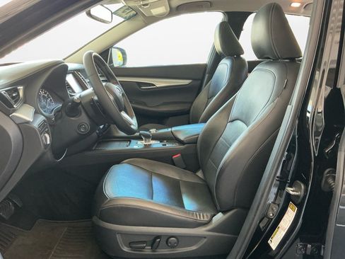 Used 2019 INFINITI QX50 Essential w/ Premium Heat Package FWD image 11