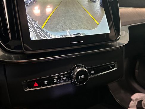 New 2026 Volvo XC90 B6 Ultra w/ Protection Package Premier image 17