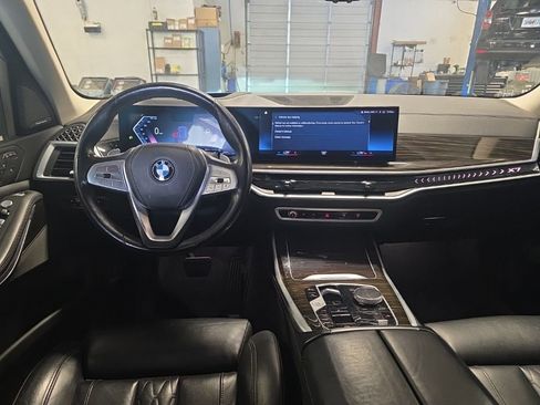 Used 2023 BMW X7 xDrive40i AWD/4WD image 4