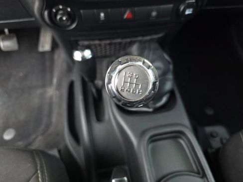 Used 2014 Jeep Wrangler Unlimited Sahara AWD/4WD image 18