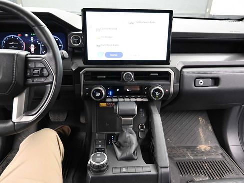 Used 2025 Toyota 4Runner Limited AWD/4WD image 15