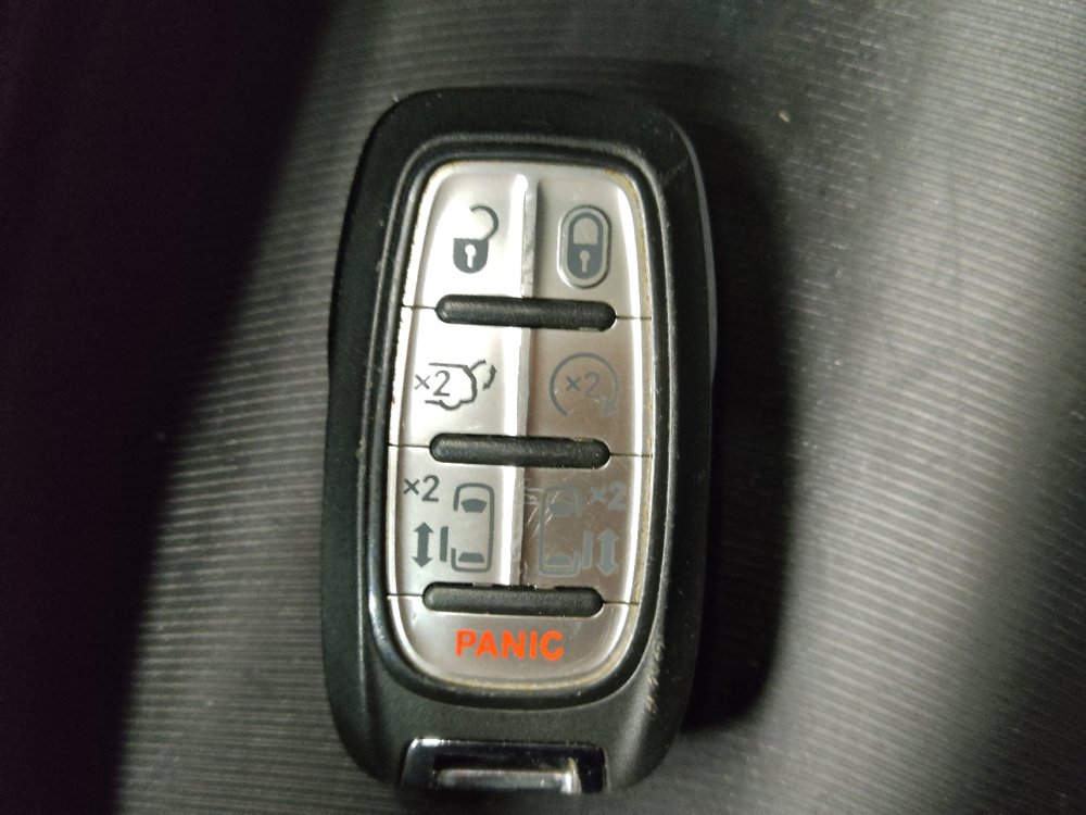 Used 2024 Chrysler Pacifica Touring-L FWD image 32