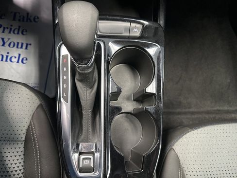 Certified 2025 Chevrolet Trax LT w/ LT Convenience Package image 32