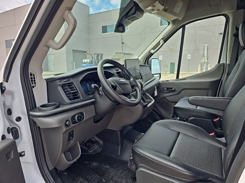 New 2026 Ford Transit 250 148 Medium Roof w/ Load Area Protection Package image 4