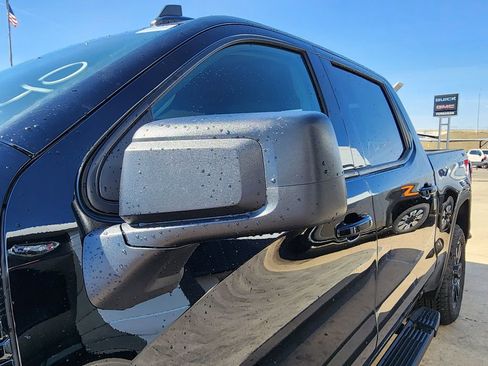 New 2026 GMC Sierra 1500 Elevation w/ LPO, Elevation Black Package AWD/4WD image 13