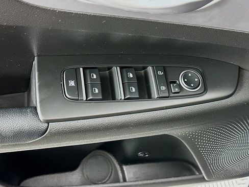 Used 2023 Kia Forte LXS image 22