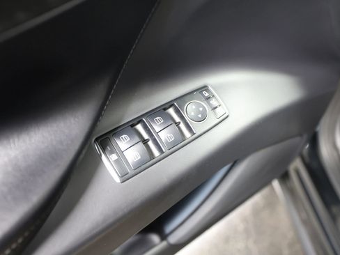 Used 2018 Tesla Model X 75D image 23