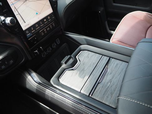 New 2025 RAM 2500 Limited image 32