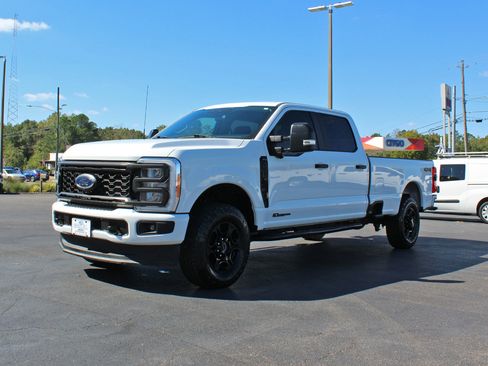 Used 2023 Ford F250 XL w/ STX Appearance Package image 8