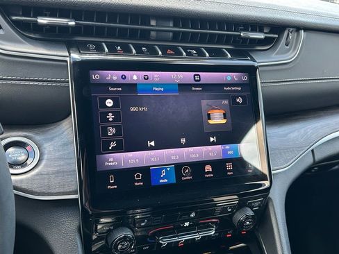 Certified 2024 Jeep Grand Cherokee Limited w/ Black Appearance Package image 52