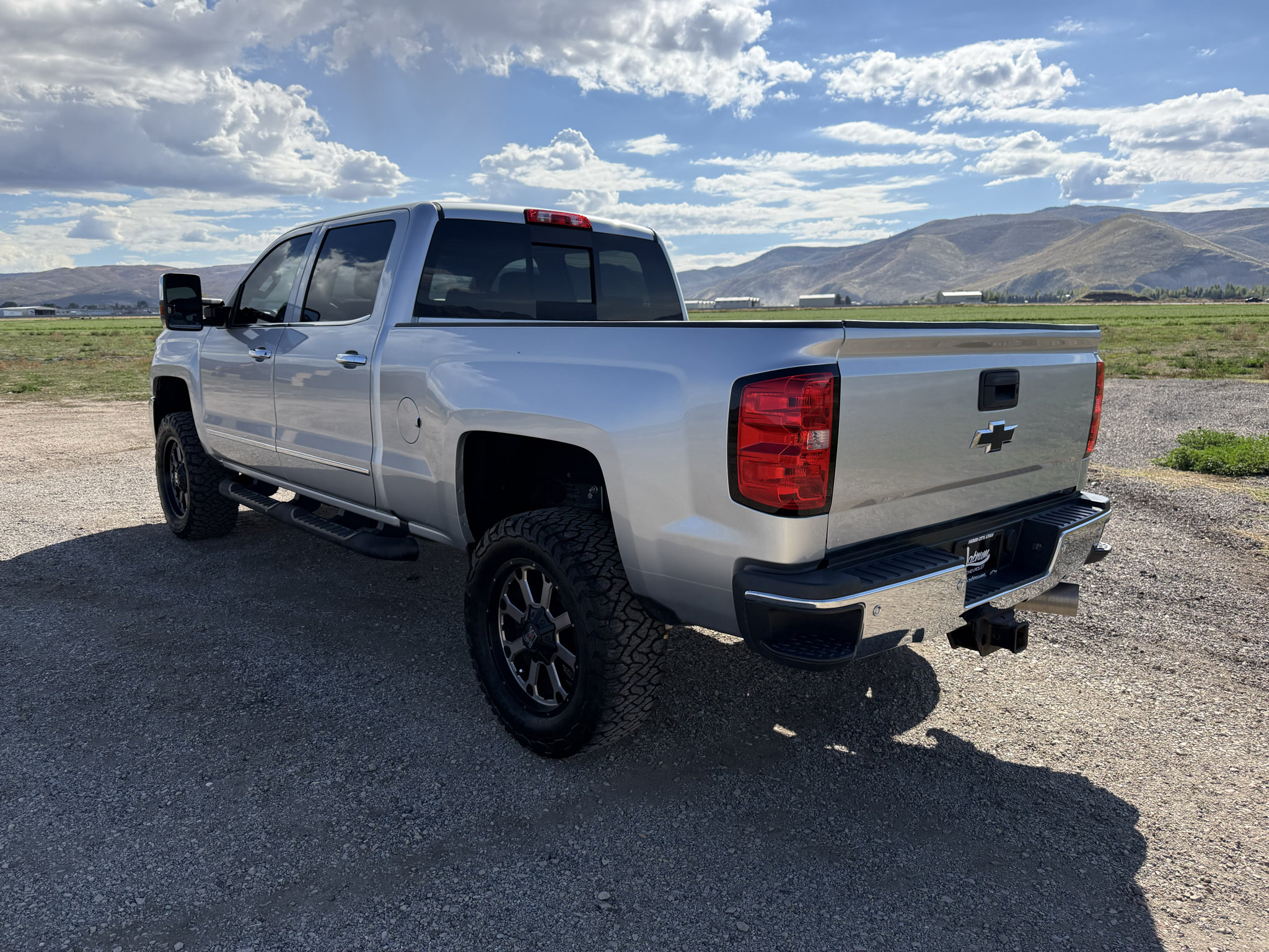 Used 2017 Chevrolet Silverado 2500 LTZ w/ Duramax Plus Package AWD/4WD image 5