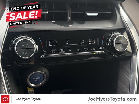 Used 2021 Toyota Venza XLE image 17