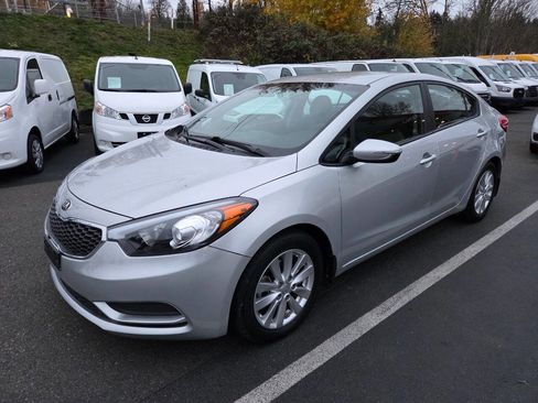 Used 2016 Kia Forte LX w/ LX Popular Plus Package image 3