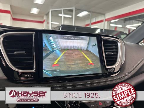 New 2026 Chrysler Pacifica Limited w/ S Appearance Package AWD/4WD image 29