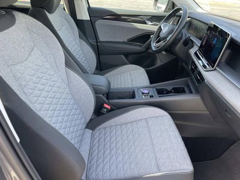 Used 2025 Volkswagen Tiguan S FWD image 26