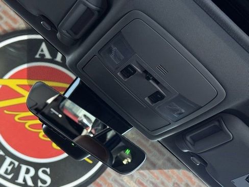 Used 2017 Toyota RAV4 Limited image 31