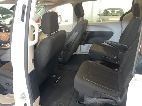 Used 2023 Chrysler Voyager LX FWD image 30