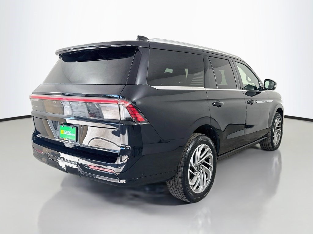 Used 2025 Lincoln Navigator Reserve AWD/4WD image 10