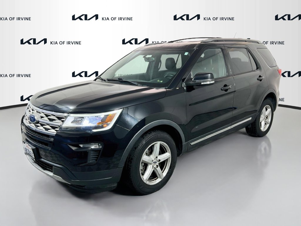 Used 2018 Ford Explorer XLT FWD image 3