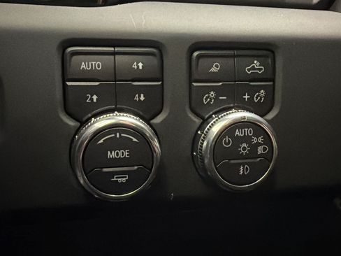 Used 2024 GMC Sierra 1500 AT4 w/ Technology Package AWD/4WD image 36