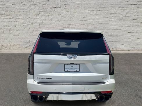 Used 2024 Cadillac Escalade V w/ LPO, ONYX Package AWD/4WD image 4