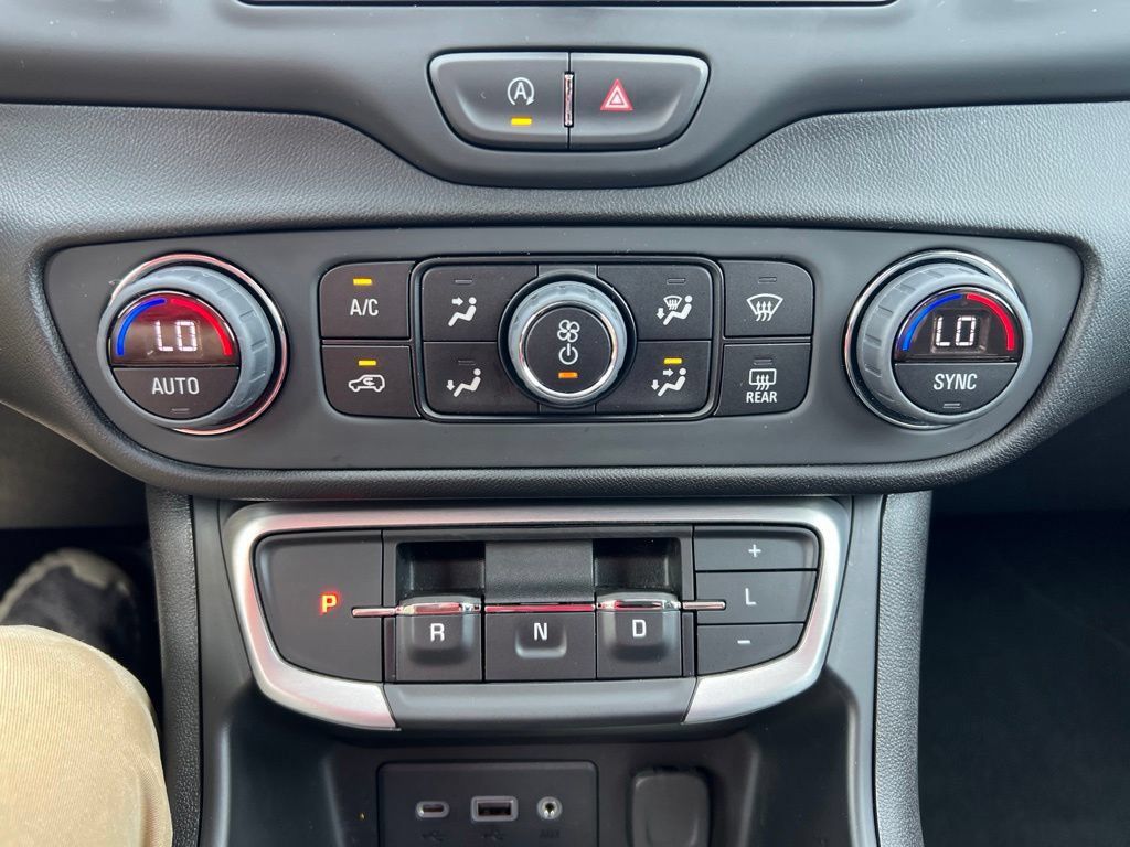 Used 2023 GMC Terrain SLE w/ Driver Convenience Package FWD image 17