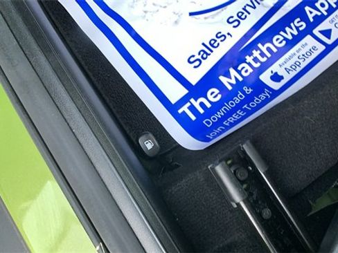 Used 2023 Hyundai Venue SEL image 12