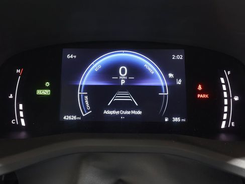 Used 2025 Toyota Camry LE image 11