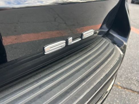 Used 2022 GMC Yukon XL SLE w/ Gmc Pro Safety Plus Package image 36