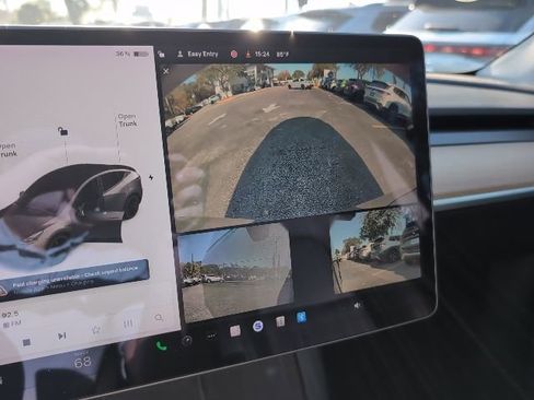 Used 2022 Tesla Model Y Performance image 13