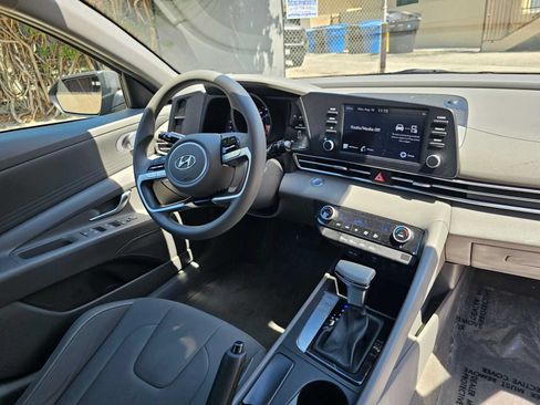 Used 2023 Hyundai Elantra SEL FWD image 11