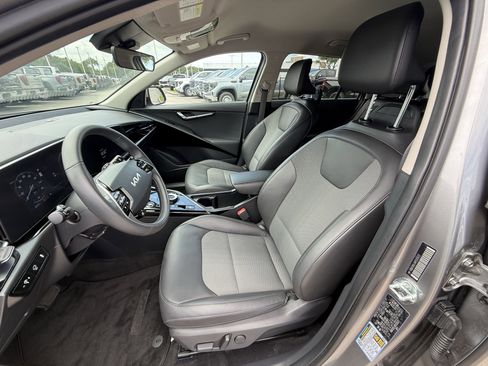 Used 2024 Kia Niro Wind FWD image 27