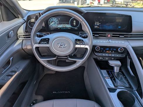 Used 2023 Hyundai Elantra SEL w/ Convenience Package FWD image 18