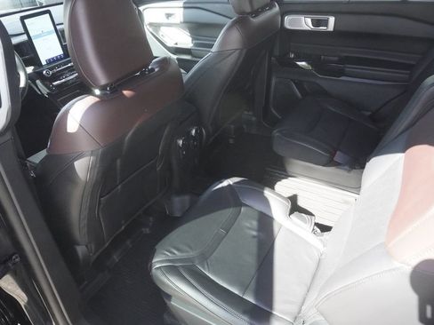 Used 2023 Ford Explorer Platinum w/ Technology Package image 29