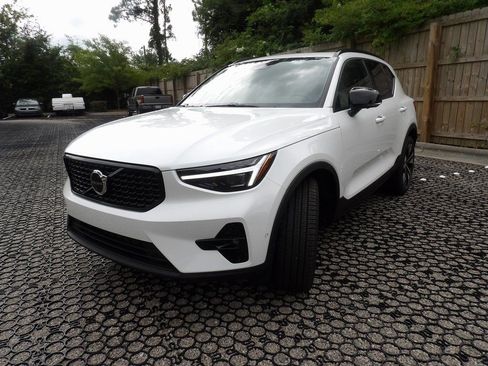 New 2026 Volvo XC40 B5 Plus w/ Protection Package Premier image 3
