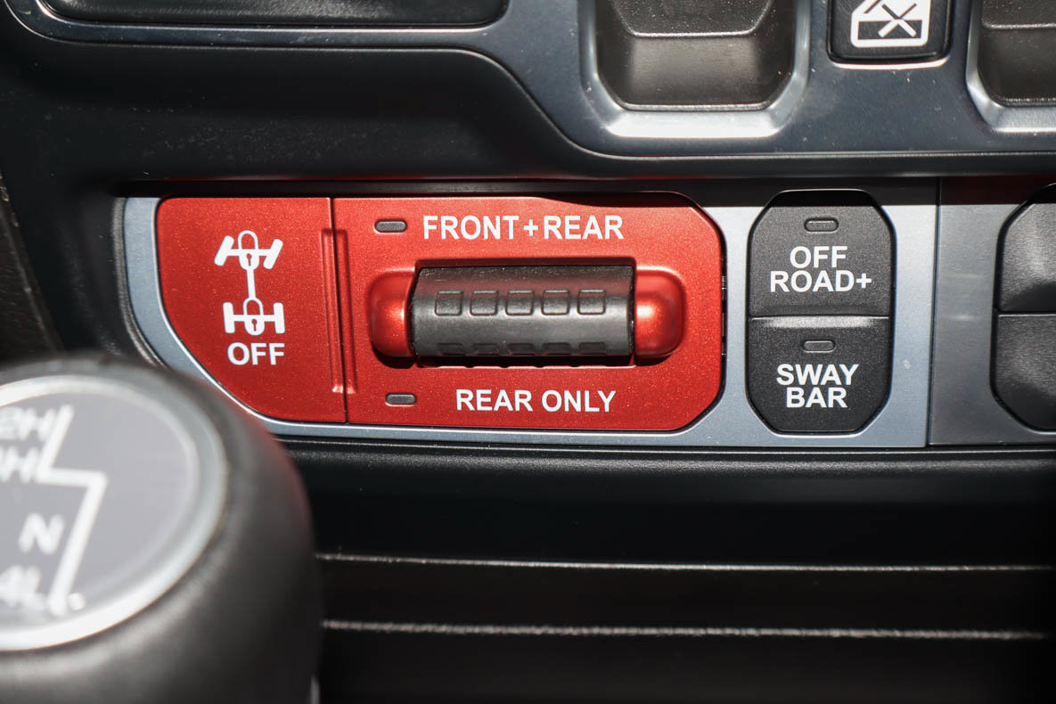 Used 2023 Jeep Gladiator Rubicon AWD/4WD image 11