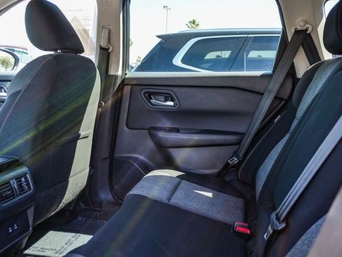 Used 2025 Nissan Rogue SV FWD image 19
