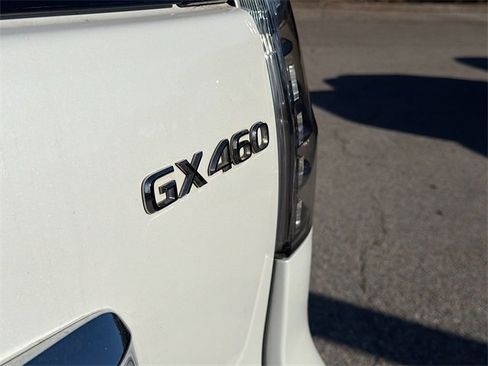 Used 2018 Lexus GX 460 image 11