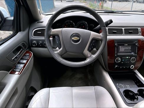 Used 2013 Chevrolet Suburban LT AWD/4WD image 5