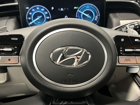 Used 2024 Hyundai Tucson Limited AWD/4WD image 16