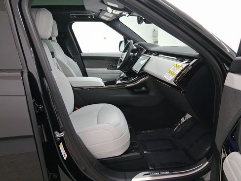 New 2026 Land Rover Range Rover Sport SE image 30