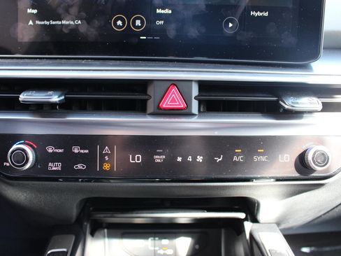 Certified 2025 Kia Sorento EX image 22