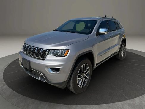 Used 2018 Jeep Grand Cherokee Limited AWD/4WD image 3