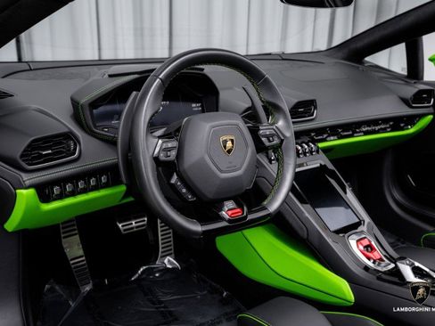 Used 2023 Lamborghini Huracan EVO image 31