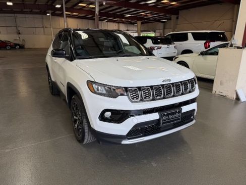 Used 2025 Jeep Compass Limited AWD/4WD image 8